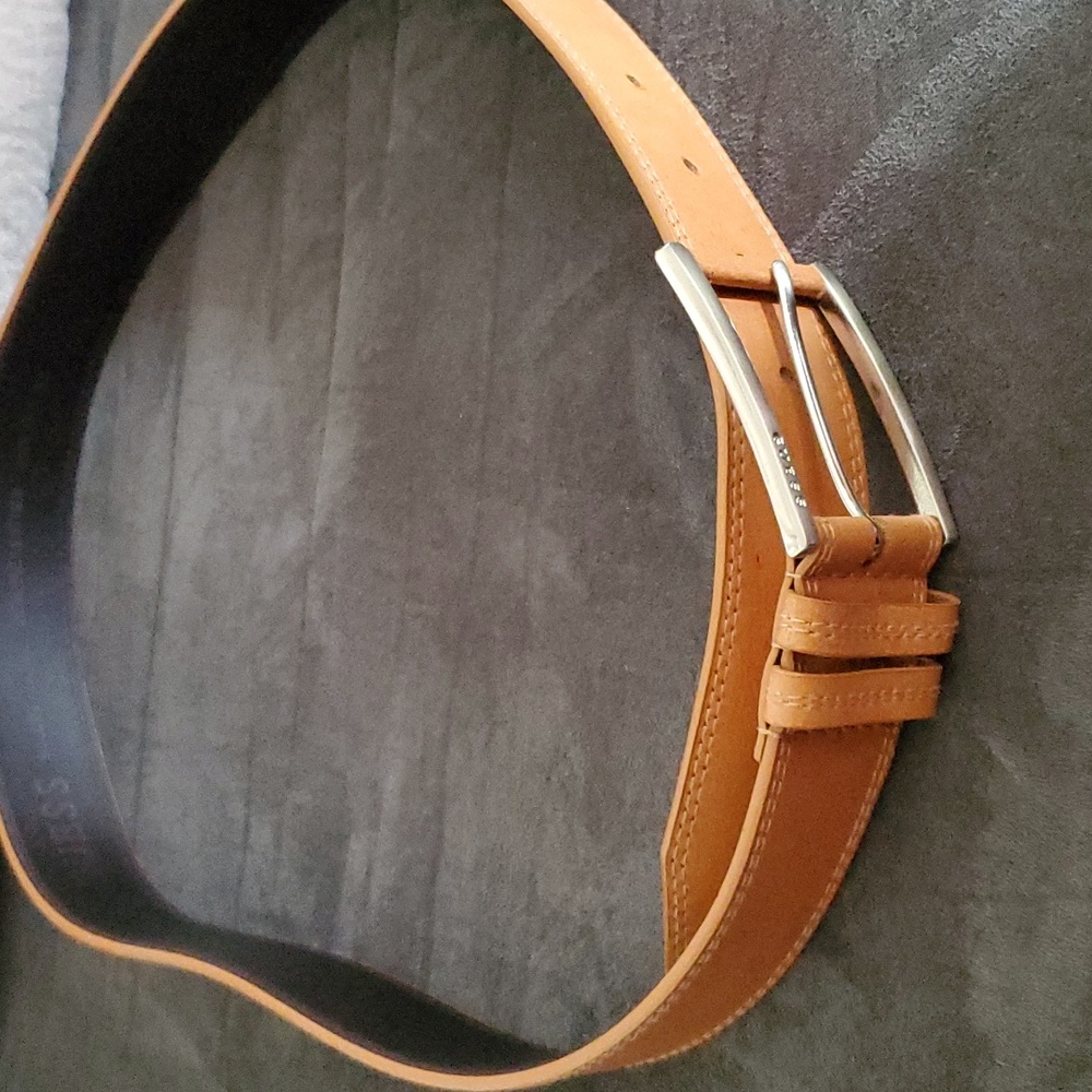 Guess Women's tan leather belt